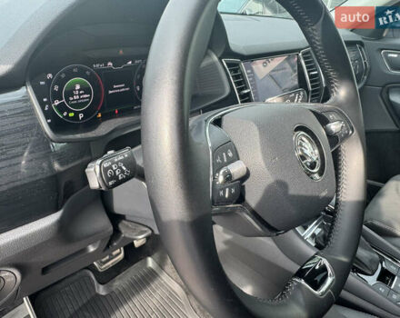 Белый Шкода Kodiaq, объемом двигателя 1.97 л и пробегом 26 тыс. км за 37900 $, фото 10 на Automoto.ua