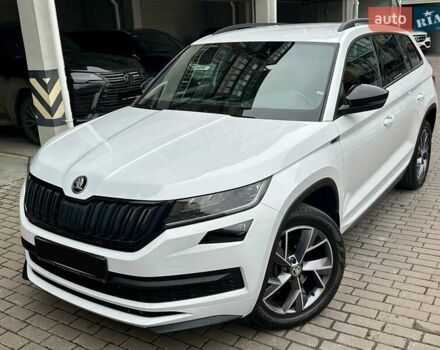Белый Шкода Kodiaq, объемом двигателя 1.98 л и пробегом 70 тыс. км за 33900 $, фото 72 на Automoto.ua