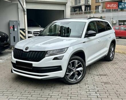 Белый Шкода Kodiaq, объемом двигателя 1.98 л и пробегом 70 тыс. км за 33900 $, фото 4 на Automoto.ua