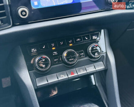 Білий Шкода Kodiaq, об'ємом двигуна 1.98 л та пробігом 197 тис. км за 22999 $, фото 51 на Automoto.ua