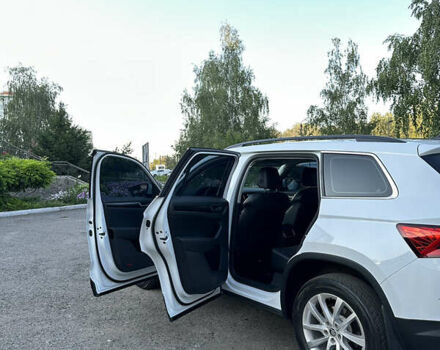 Белый Шкода Kodiaq, объемом двигателя 1.98 л и пробегом 57 тыс. км за 26500 $, фото 19 на Automoto.ua