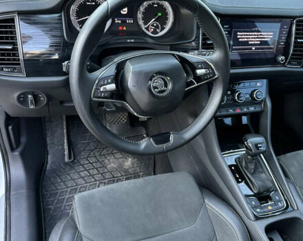 Белый Шкода Kodiaq, объемом двигателя 1.98 л и пробегом 57 тыс. км за 26500 $, фото 14 на Automoto.ua