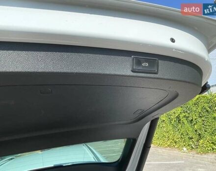 Белый Шкода Kodiaq, объемом двигателя 1.98 л и пробегом 106 тыс. км за 33500 $, фото 19 на Automoto.ua