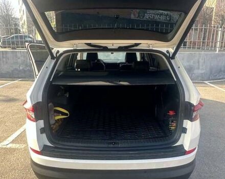 Білий Шкода Kodiaq, об'ємом двигуна 1.98 л та пробігом 195 тис. км за 23800 $, фото 5 на Automoto.ua