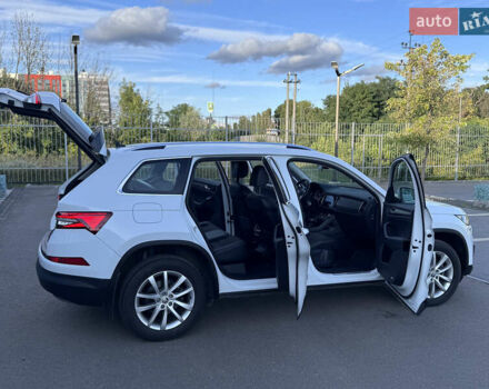 Белый Шкода Kodiaq, объемом двигателя 2 л и пробегом 45 тыс. км за 40999 $, фото 14 на Automoto.ua