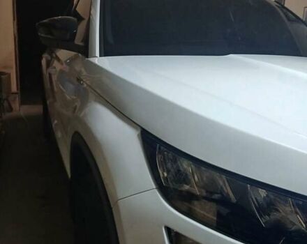 Белый Шкода Kodiaq, объемом двигателя 2 л и пробегом 48 тыс. км за 38000 $, фото 2 на Automoto.ua