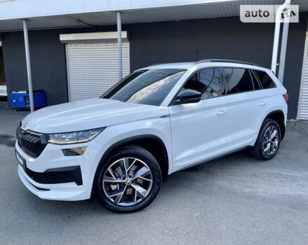 Белый Шкода Kodiaq, объемом двигателя 2 л и пробегом 10 тыс. км за 44500 $, фото 6 на Automoto.ua