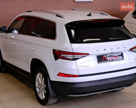 Шкода Kodiaq 2022 у Одесі на Automoto.ua Білий Шкода Kodiaq, об'ємом двигуна 2 л та пробігом 59 тис. км за 29900 $, фото 15 на Automoto.ua