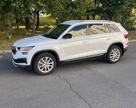 Белый Шкода Kodiaq, объемом двигателя 1.98 л и пробегом 54 тыс. км за 35700 $, фото 2 на Automoto.ua