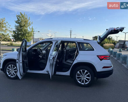 Белый Шкода Kodiaq, объемом двигателя 2 л и пробегом 45 тыс. км за 40999 $, фото 16 на Automoto.ua