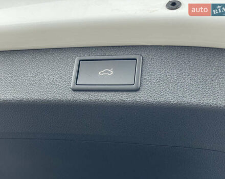 Белый Шкода Kodiaq, объемом двигателя 1.97 л и пробегом 29 тыс. км за 33600 $, фото 30 на Automoto.ua