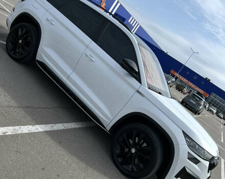 Шкода Kodiaq 2022 в Запорожье на Automoto.ua Белый Шкода Kodiaq, объемом двигателя 2 л и пробегом 65 тыс. км за 42000 $, фото 9 на Automoto.ua