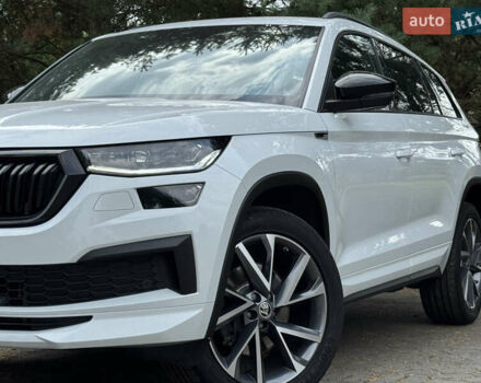 Белый Шкода Kodiaq, объемом двигателя 1.97 л и пробегом 147 тыс. км за 39990 $, фото 3 на Automoto.ua