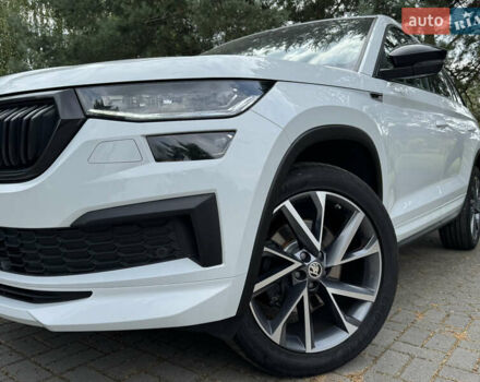 Белый Шкода Kodiaq, объемом двигателя 1.97 л и пробегом 147 тыс. км за 39990 $, фото 4 на Automoto.ua