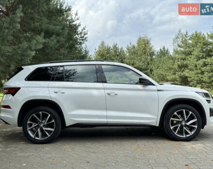 Белый Шкода Kodiaq, объемом двигателя 1.97 л и пробегом 147 тыс. км за 39990 $, фото 11 на Automoto.ua