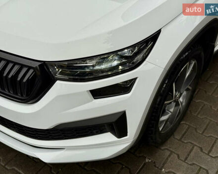 Білий Шкода Kodiaq, об'ємом двигуна 2 л та пробігом 154 тис. км за 37499 $, фото 18 на Automoto.ua