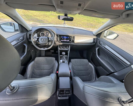 Белый Шкода Kodiaq, объемом двигателя 2 л и пробегом 45 тыс. км за 40999 $, фото 30 на Automoto.ua