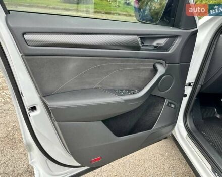 Белый Шкода Kodiaq, объемом двигателя 1.98 л и пробегом 64 тыс. км за 39000 $, фото 2 на Automoto.ua