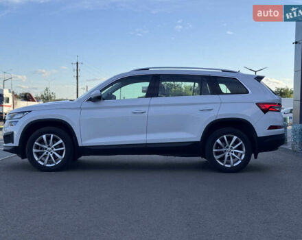 Белый Шкода Kodiaq, объемом двигателя 2 л и пробегом 45 тыс. км за 40999 $, фото 3 на Automoto.ua