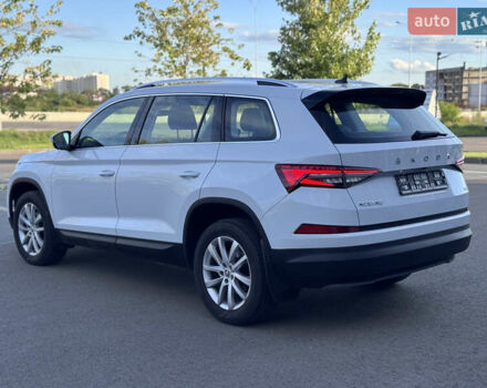 Белый Шкода Kodiaq, объемом двигателя 2 л и пробегом 45 тыс. км за 40999 $, фото 4 на Automoto.ua