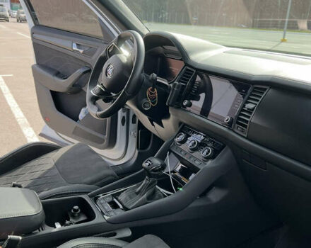 Шкода Kodiaq 2022 в Запорожье на Automoto.ua Белый Шкода Kodiaq, объемом двигателя 2 л и пробегом 65 тыс. км за 42000 $, фото 21 на Automoto.ua