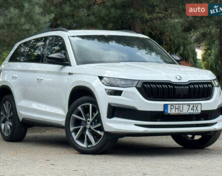Белый Шкода Kodiaq, объемом двигателя 1.97 л и пробегом 147 тыс. км за 39990 $, фото 5 на Automoto.ua