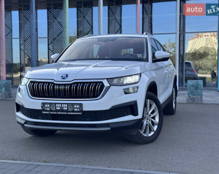 Белый Шкода Kodiaq, объемом двигателя 2 л и пробегом 45 тыс. км за 40999 $, фото 10 на Automoto.ua