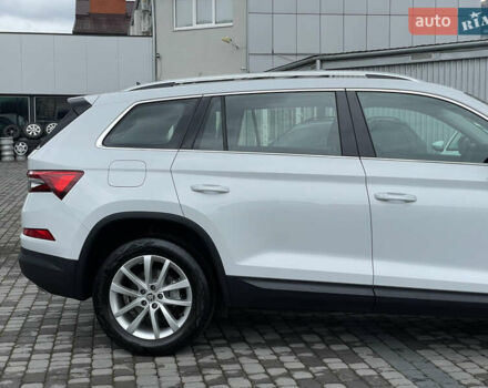 Белый Шкода Kodiaq, объемом двигателя 1.97 л и пробегом 29 тыс. км за 33600 $, фото 6 на Automoto.ua