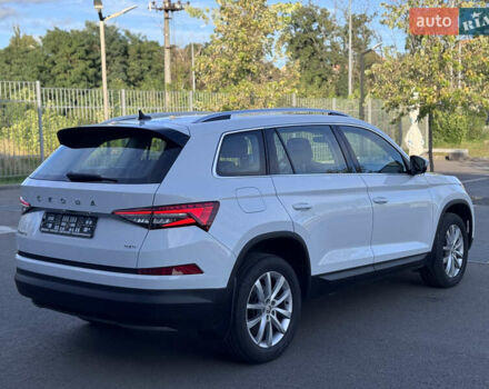 Белый Шкода Kodiaq, объемом двигателя 2 л и пробегом 45 тыс. км за 40999 $, фото 6 на Automoto.ua