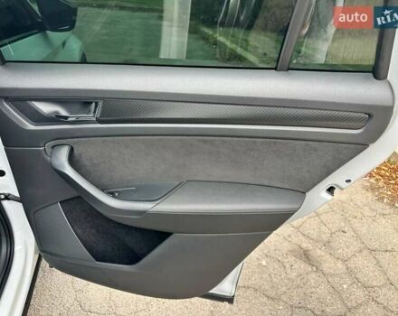 Белый Шкода Kodiaq, объемом двигателя 1.98 л и пробегом 64 тыс. км за 39000 $, фото 23 на Automoto.ua