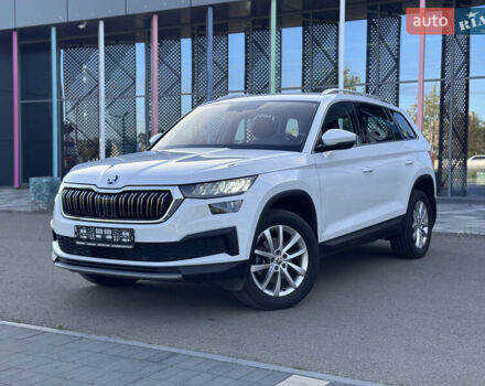 Белый Шкода Kodiaq, объемом двигателя 2 л и пробегом 45 тыс. км за 40999 $, фото 9 на Automoto.ua
