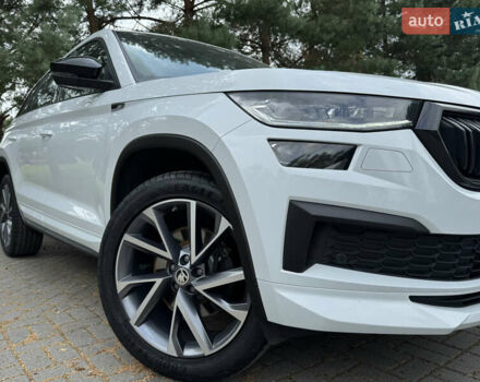 Белый Шкода Kodiaq, объемом двигателя 1.97 л и пробегом 147 тыс. км за 39990 $, фото 8 на Automoto.ua