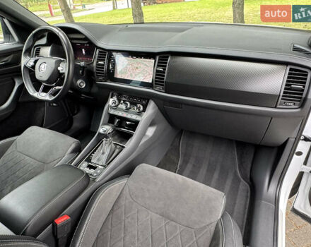 Белый Шкода Kodiaq, объемом двигателя 1.97 л и пробегом 147 тыс. км за 39990 $, фото 27 на Automoto.ua