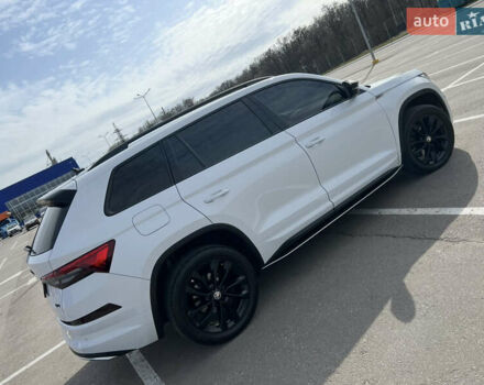 Шкода Kodiaq 2022 в Запорожье на Automoto.ua Белый Шкода Kodiaq, объемом двигателя 2 л и пробегом 65 тыс. км за 42000 $, фото 17 на Automoto.ua