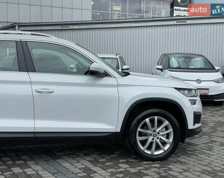 Белый Шкода Kodiaq, объемом двигателя 1.97 л и пробегом 29 тыс. км за 33600 $, фото 5 на Automoto.ua