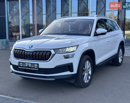 Белый Шкода Kodiaq, объемом двигателя 2 л и пробегом 45 тыс. км за 40999 $, фото 2 на Automoto.ua