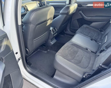 Белый Шкода Kodiaq, объемом двигателя 2 л и пробегом 45 тыс. км за 40999 $, фото 27 на Automoto.ua