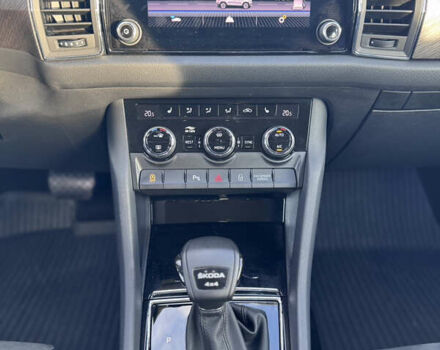 Белый Шкода Kodiaq, объемом двигателя 2 л и пробегом 45 тыс. км за 40999 $, фото 32 на Automoto.ua
