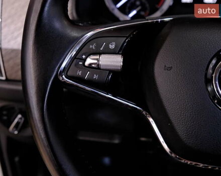 Шкода Kodiaq 2022 у Одесі на Automoto.ua Білий Шкода Kodiaq, об'ємом двигуна 2 л та пробігом 59 тис. км за 29900 $, фото 24 на Automoto.ua