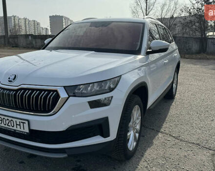 Белый Шкода Kodiaq, объемом двигателя 2 л и пробегом 9 тыс. км за 43900 $, фото 3 на Automoto.ua