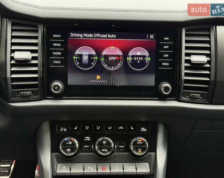 Білий Шкода Kodiaq, об'ємом двигуна 2 л та пробігом 154 тис. км за 37499 $, фото 63 на Automoto.ua