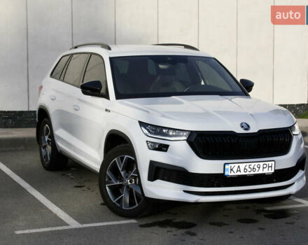 Белый Шкода Kodiaq, объемом двигателя 1.97 л и пробегом 22 тыс. км за 49500 $, фото 3 на Automoto.ua