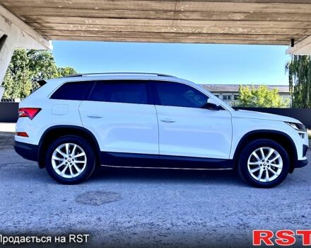 Білий Шкода Kodiaq, об'ємом двигуна 2 л та пробігом 80 тис. км за 39300 $, фото 3 на Automoto.ua