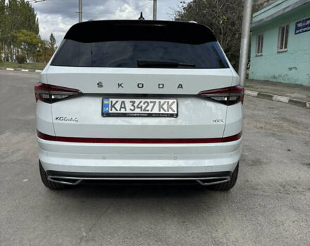 Шкода Kodiaq 2023 в Запорожье на Automoto.ua Белый Шкода Kodiaq, объемом двигателя 1.97 л и пробегом 47 тыс. км за 42900 $, фото 4 на Automoto.ua