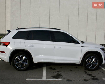 Белый Шкода Kodiaq, объемом двигателя 1.97 л и пробегом 22 тыс. км за 49500 $, фото 22 на Automoto.ua