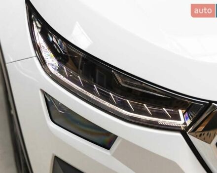 Белый Шкода Kodiaq, объемом двигателя 2 л и пробегом 30 тыс. км за 48000 $, фото 3 на Automoto.ua