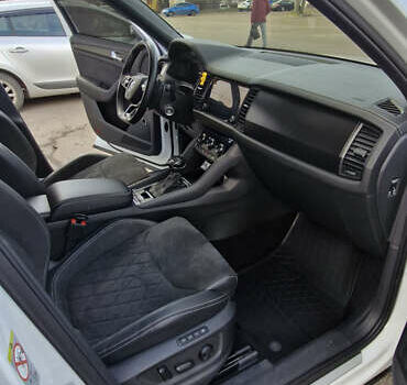 Білий Шкода Kodiaq, об'ємом двигуна 1.97 л та пробігом 31 тис. км за 46199 $, фото 10 на Automoto.ua