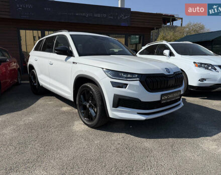 Білий Шкода Kodiaq, об'ємом двигуна 1.98 л та пробігом 13 тис. км за 40500 $, фото 3 на Automoto.ua