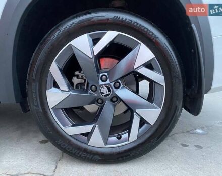 Белый Шкода Kodiaq, объемом двигателя 1.98 л и пробегом 7 тыс. км за 47999 $, фото 60 на Automoto.ua