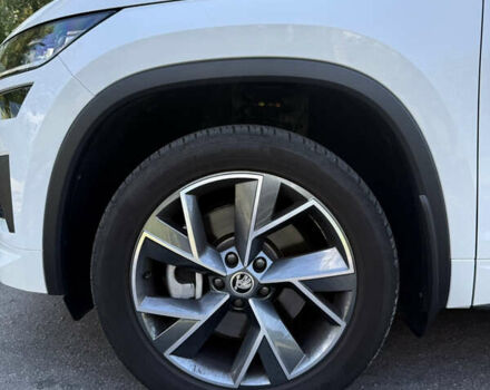 Белый Шкода Kodiaq, объемом двигателя 1.97 л и пробегом 5 тыс. км за 46800 $, фото 12 на Automoto.ua